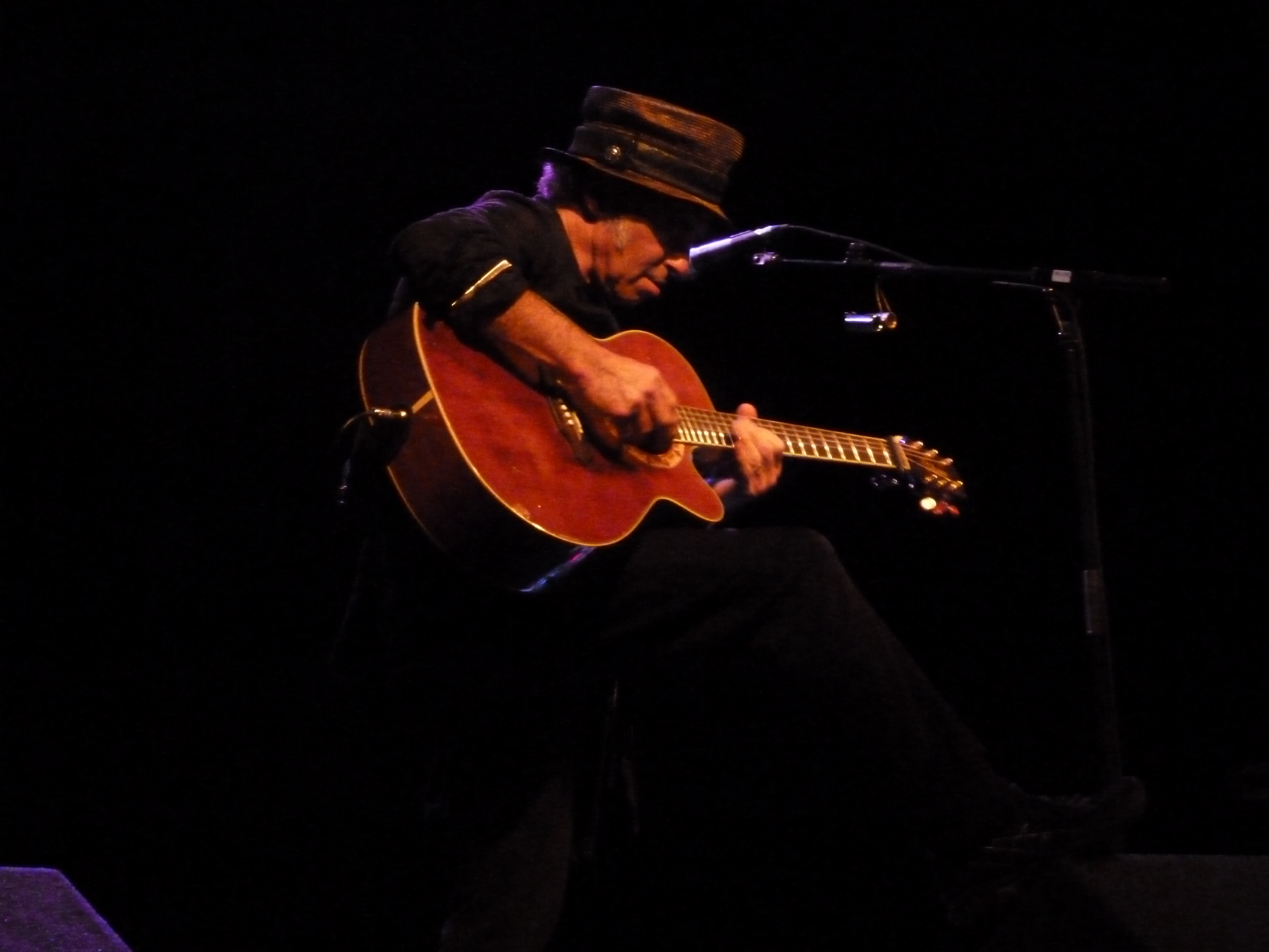 NilsLofgren2015-11-02VicarStreetDublinIreland (13).JPG